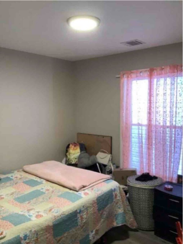 Building Photo - 4 12th Ave