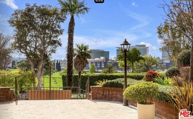 Building Photo - 5845 Doverwood Dr