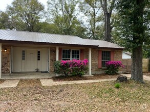 Building Photo - 1994 Lansing Dr