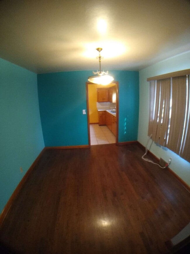 Building Photo - 326 N 68th St