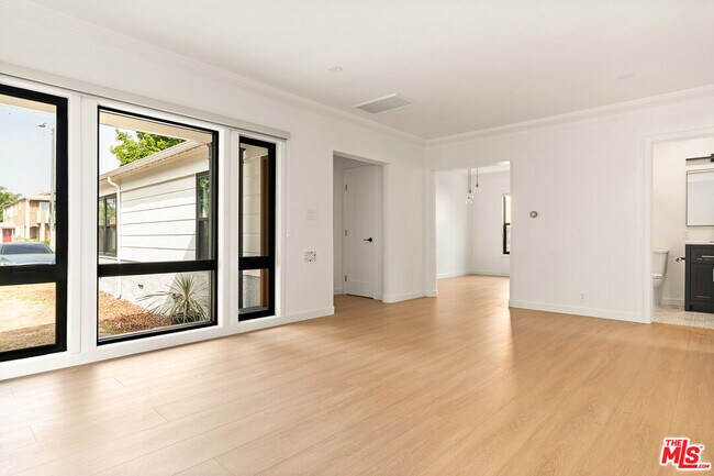 Foto del edificio - 1616 Hauser Blvd