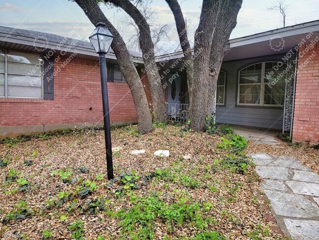 Building Photo - 3 br, 2 bath House - 904 Palmetto St