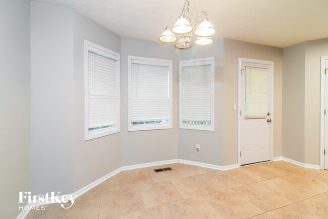 Foto del edificio - 358 Farm Brook Ln