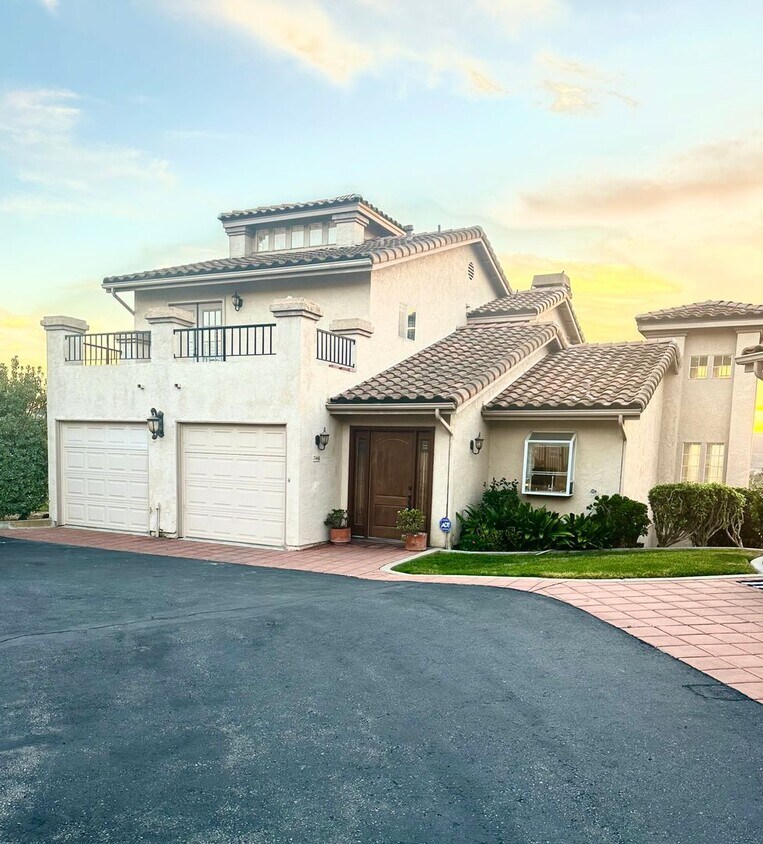 Primary Photo - Charming Carlsbad Home for Rent: 2 Beds, 4...