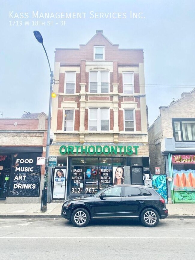 Foto del edificio - 1719 W 18th St