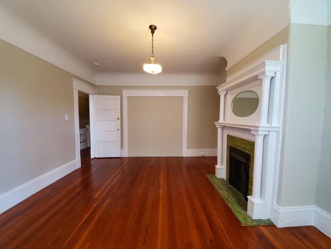 Primary Photo - 2350 Polk St