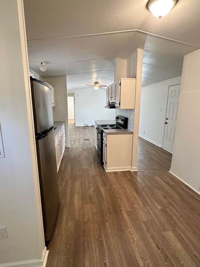 Building Photo - Private Mobile Home