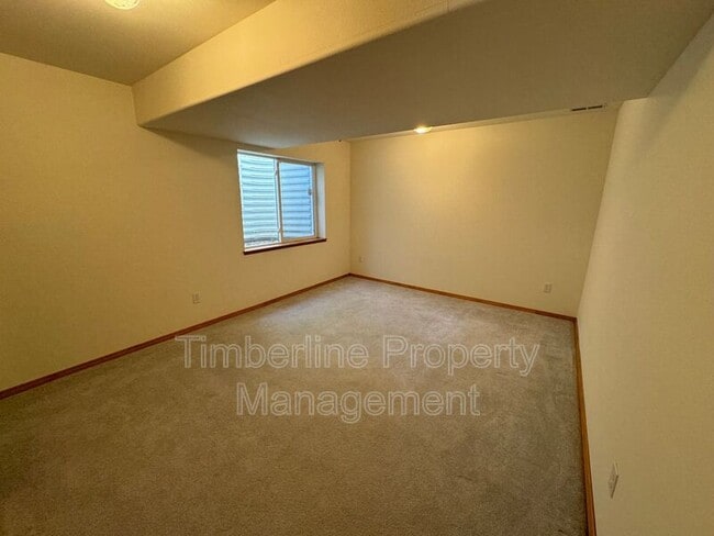 Building Photo - 4210 Golf Club Dr