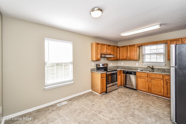 Foto del edificio - 10500 Whitepine View Pl