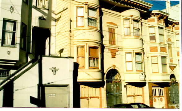 Primary Photo - 918-922 S Van Ness Ave