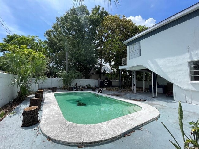 Building Photo - 1902 W Nassau St