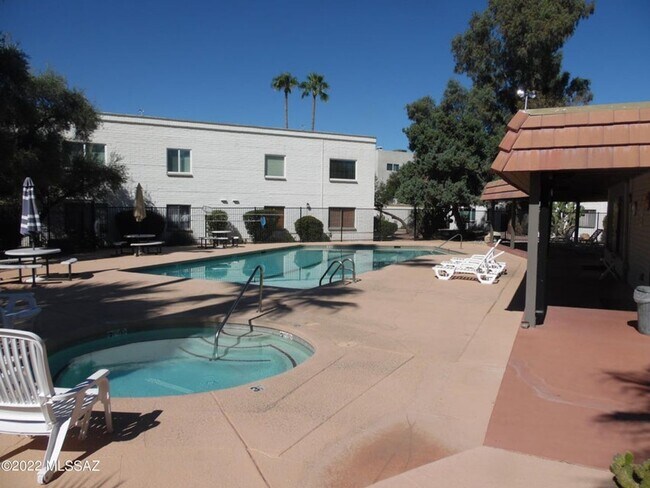 Foto del edificio - 8450 E Old Spanish Trail