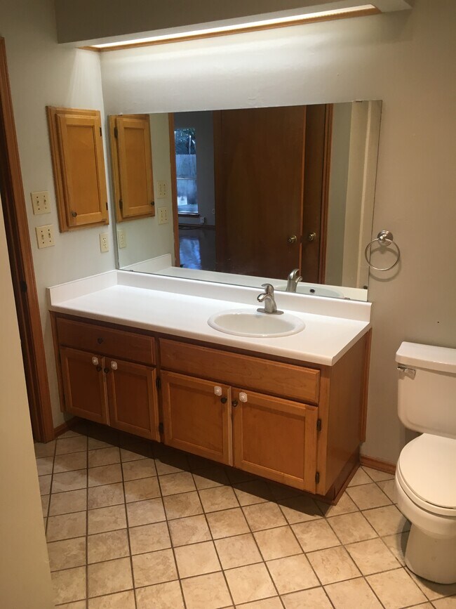 Building Photo - 13722 Oak Pebble