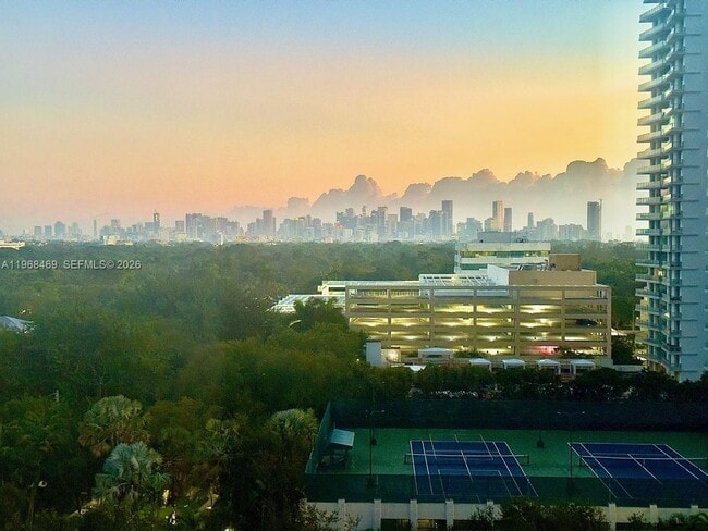 Foto del edificio - 2678 Tigertail Ave