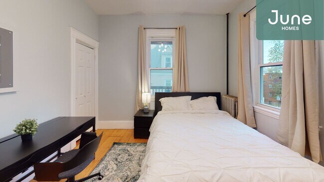 Foto del edificio - ROOM ONLY in 2-bed/1.0-bath Home