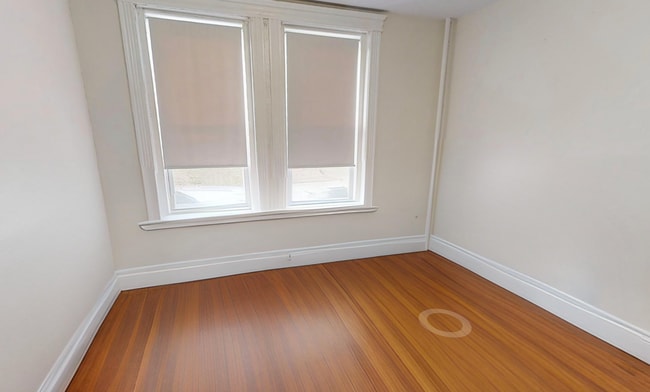 Building Photo - 9/1 No Fee! - Spacious 3/4 bed on Comm Ave...