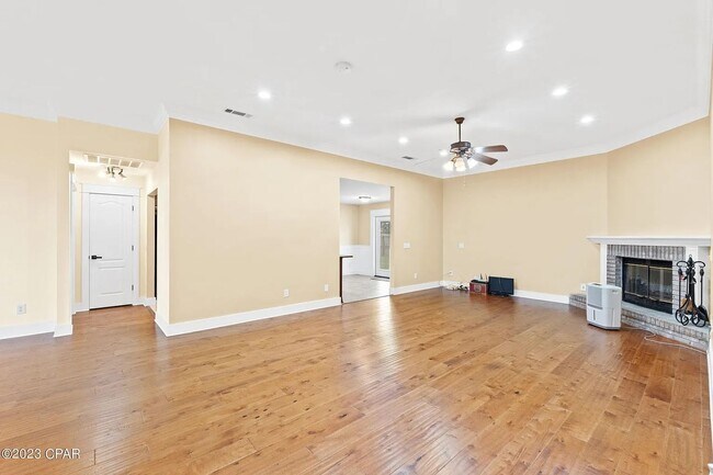 Foto del edificio - Stunning 4B / 2Bth Lynn Haven, Florida