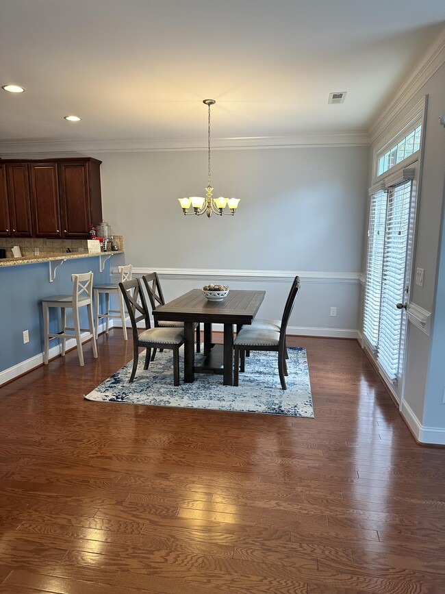 Building Photo - 1084 Richmond Park Dr