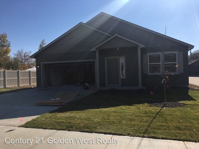 Primary Photo - 3 br, 2 bath House - 2303 E Elm Grove Dr