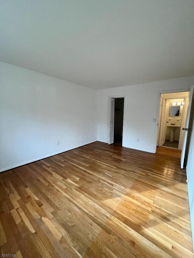 Foto del edificio - 2350 NJ-10