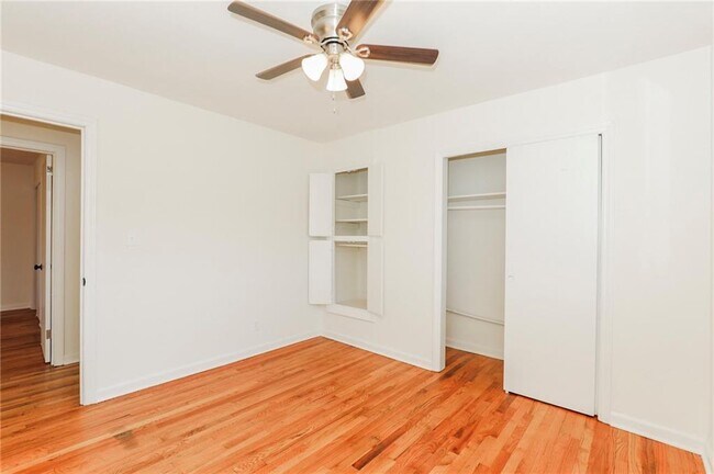 Foto del edificio - 2322 Miriam Ln