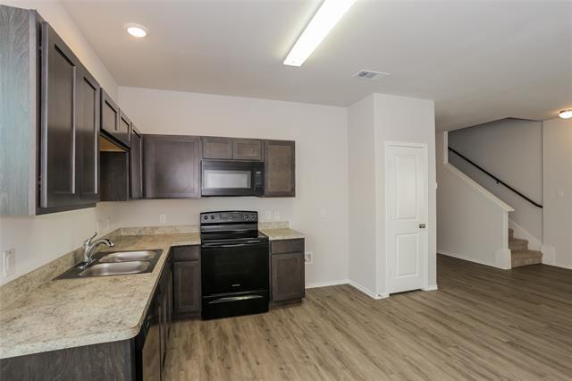 Building Photo - 5708 Willamette Dr