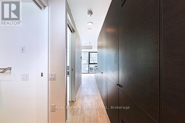 Building Photo - 38 Stewart St