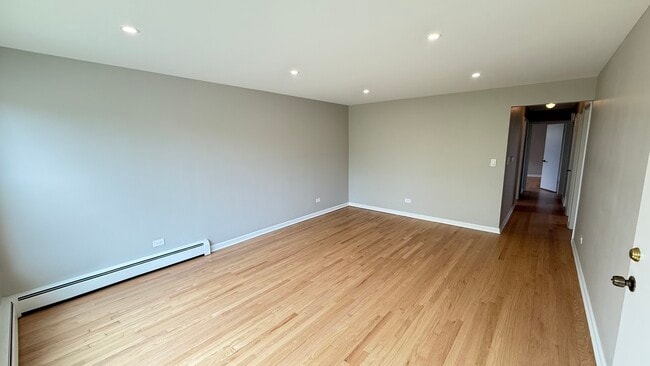 Foto del edificio - 3658 N Laramie Ave