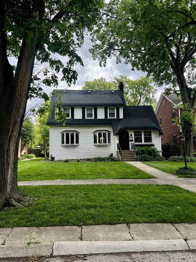 Foto principal - 613 S Chester Ave