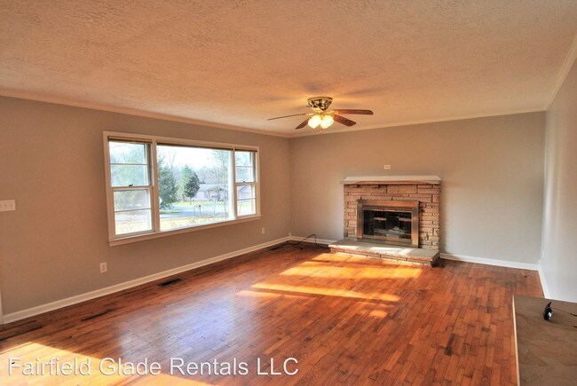 Building Photo - 3 br, 2 bath House - 344 Halstead Dr