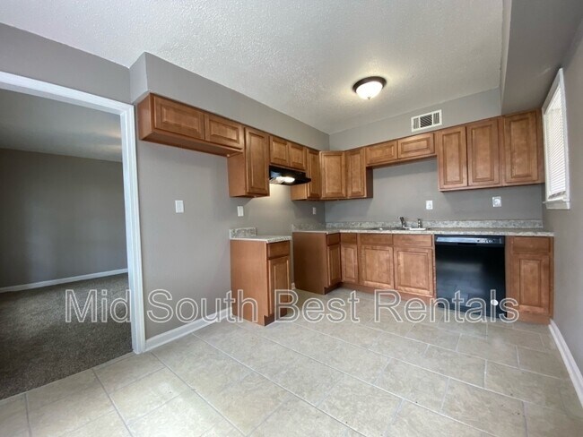 Building Photo - 4762 Aldridge Dr