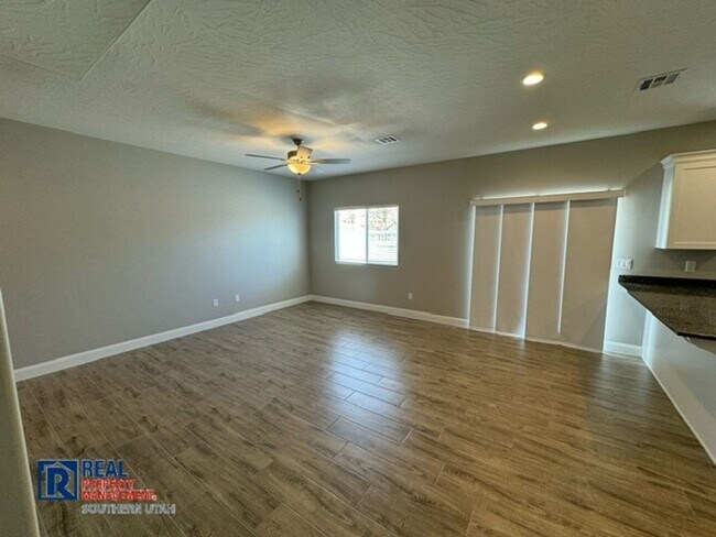 Foto del edificio - River Trail Townhome