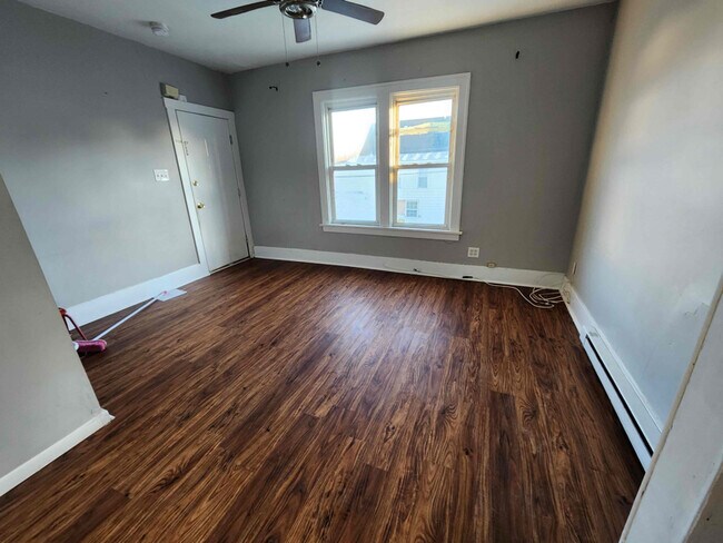 Building Photo - 1231 Congress St