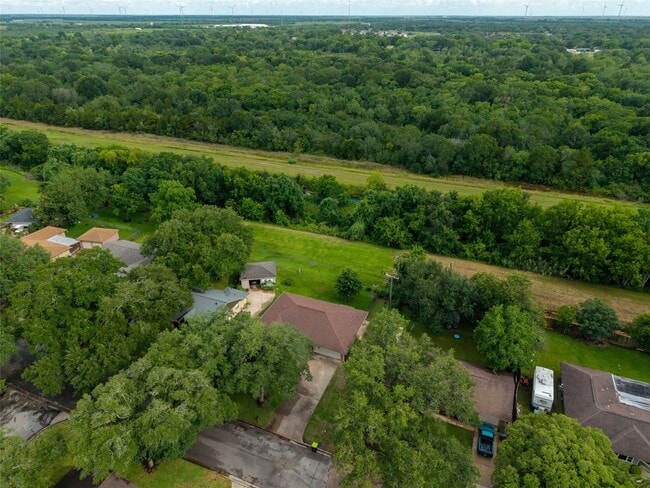 Building Photo - 2308 Hillcrest Dr