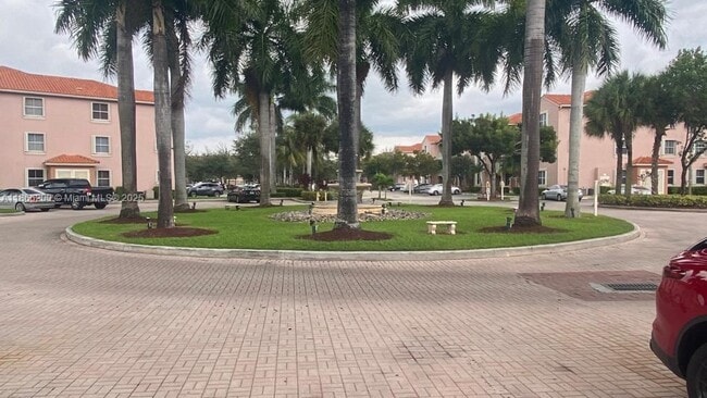Foto del edificio - 6380 NW 114th Ave