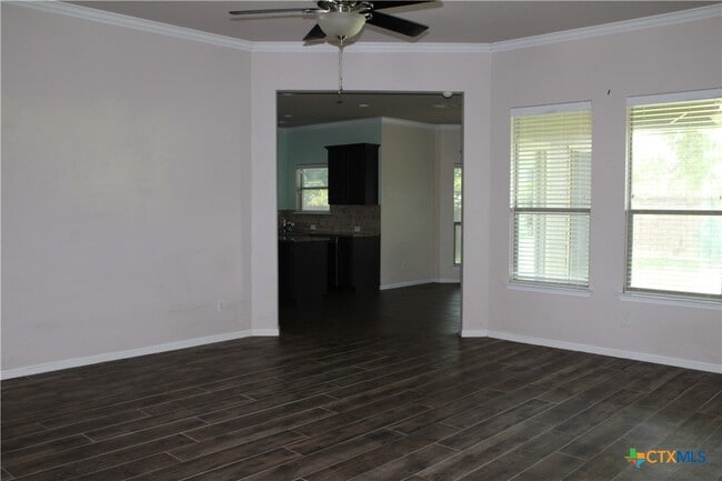 Foto del edificio - 167 Chering Dr