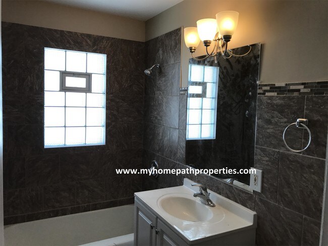 Foto del edificio - 4568 N 49th St