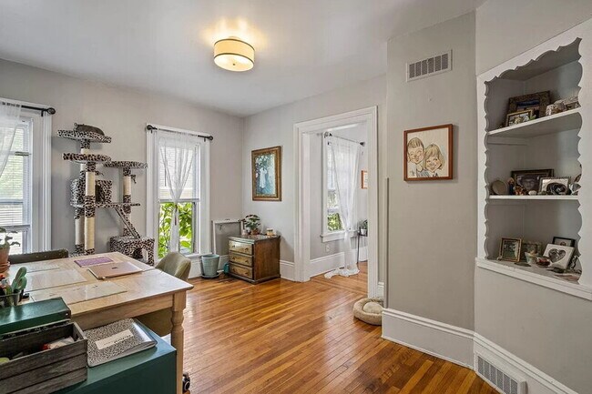 Foto del edificio - 514 Crescent St NE