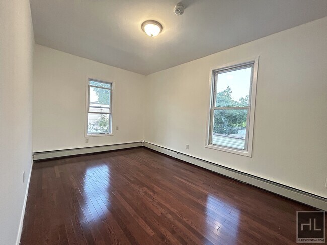 Building Photo - Large 3BR/2BA in the Bronx!