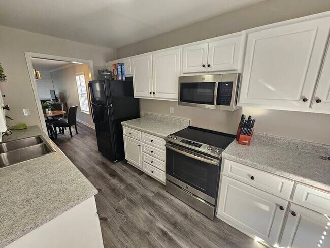 Foto del edificio - Furnished rental