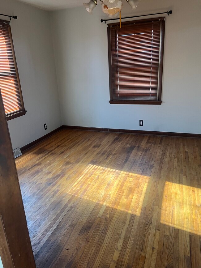 Foto del edificio - 5216 E Magnolia Rd