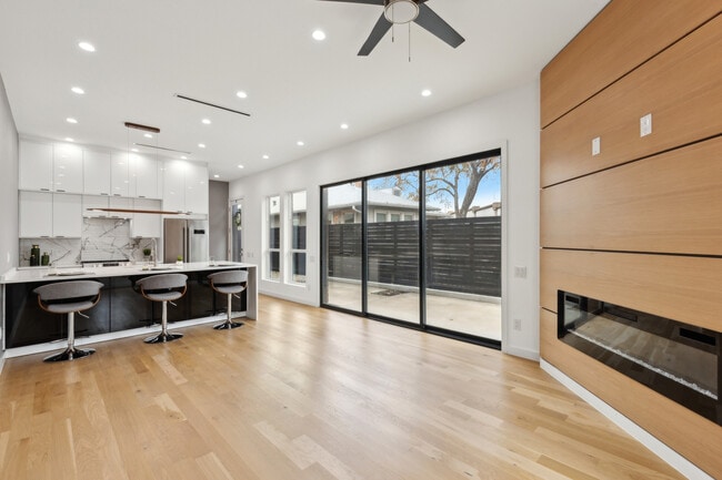 Photo - 2724 Hondo Ave Townhome