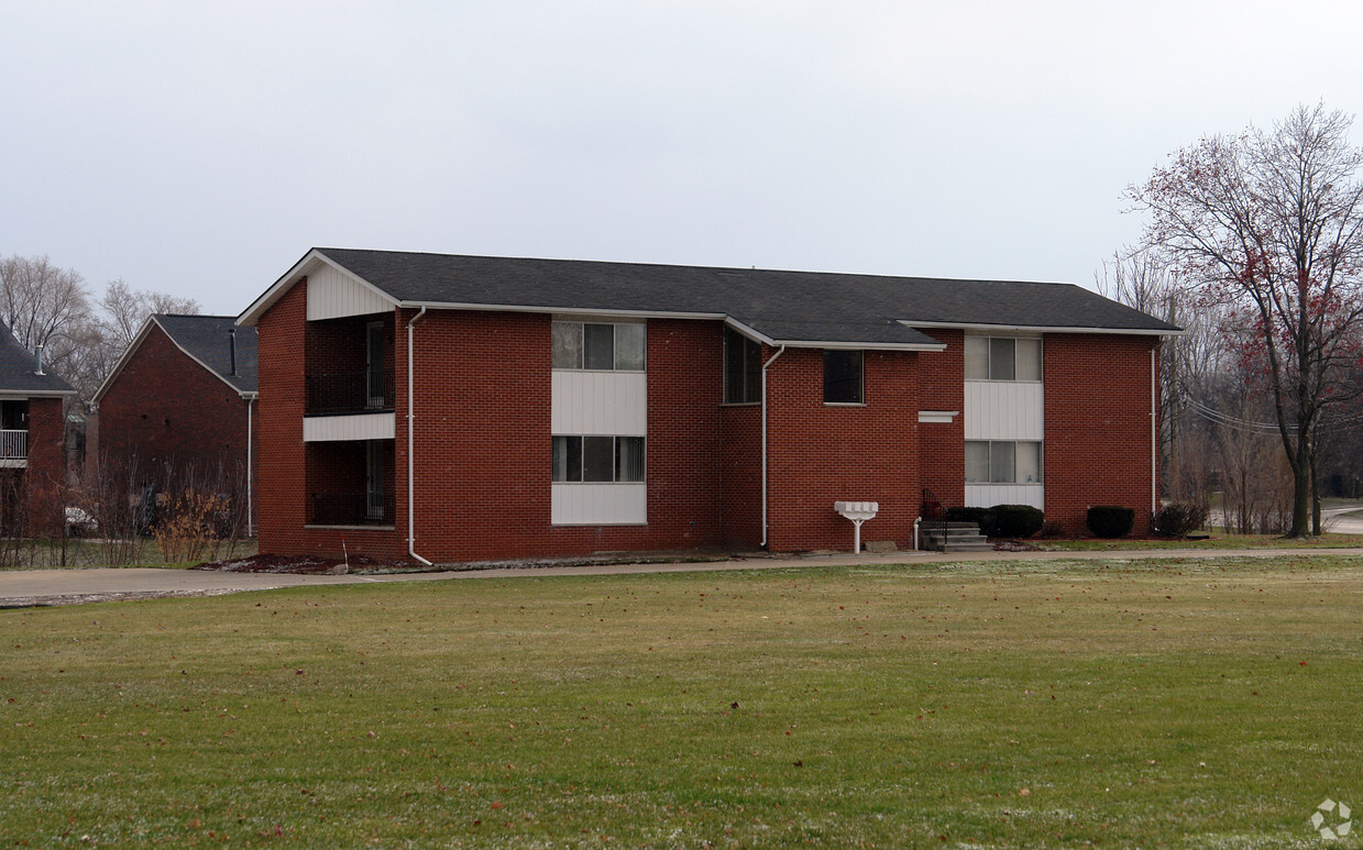 Building Photo - Harrington Manor