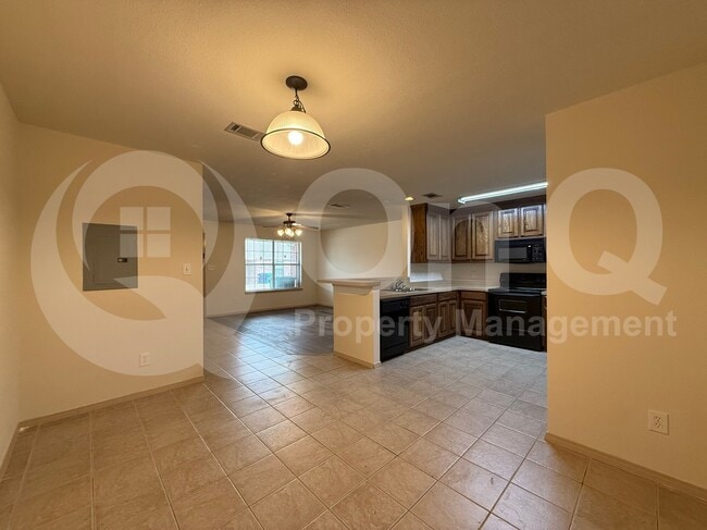 Foto del edificio - 2331 N Elm St