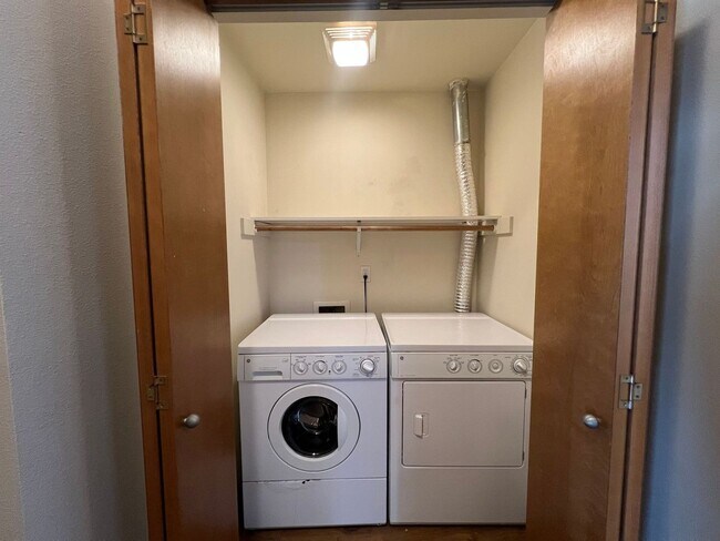 Foto del edificio - 910 Gladstone St