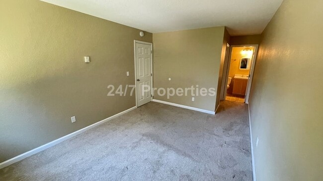 Foto del edificio - Beautiful 2 BD | 2 BA Condo w/ Amenities- Murrayhill!