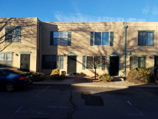 Building Photo - 3301 Monroe St NE