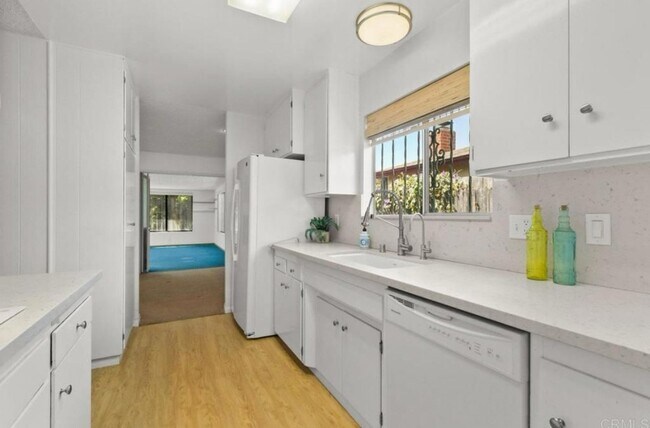 Foto del edificio - 3 bedroom, 3 bath home in the heart of San...