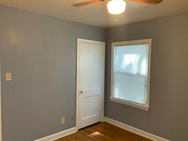 Foto del edificio - 4935 Byron Rd
