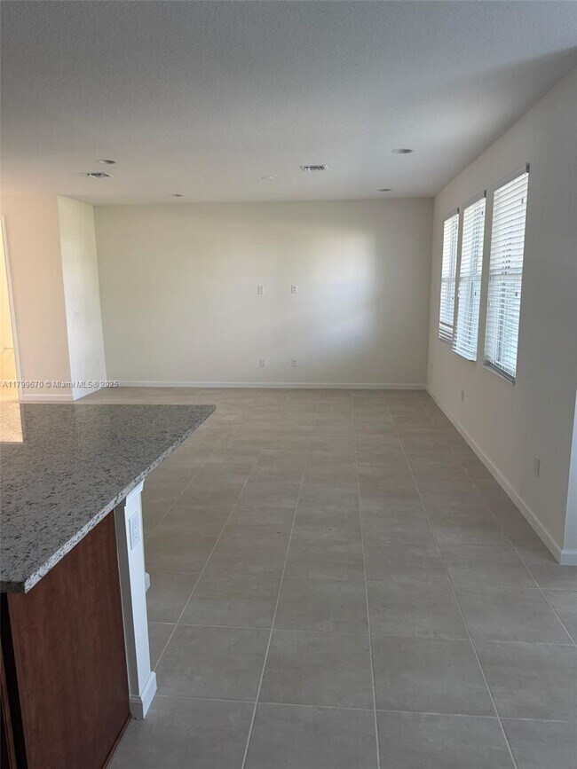 Building Photo - 5230 Thatcher Ct